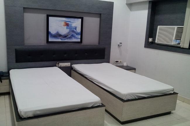 Neeranand Dalhousie- A Pure Vegetarian Hotel Kolkata Exterior photo